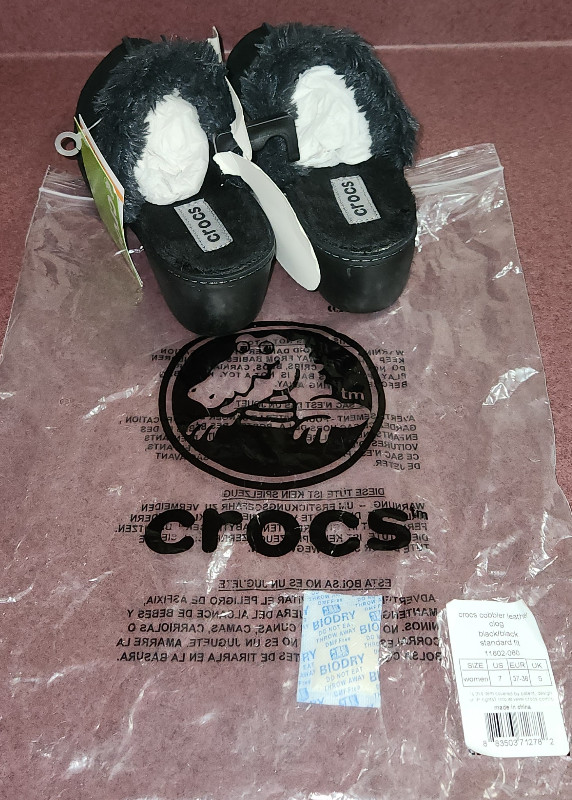 Crocs Cobbler Leather Clogs - Black, Size 7 (New)♥️