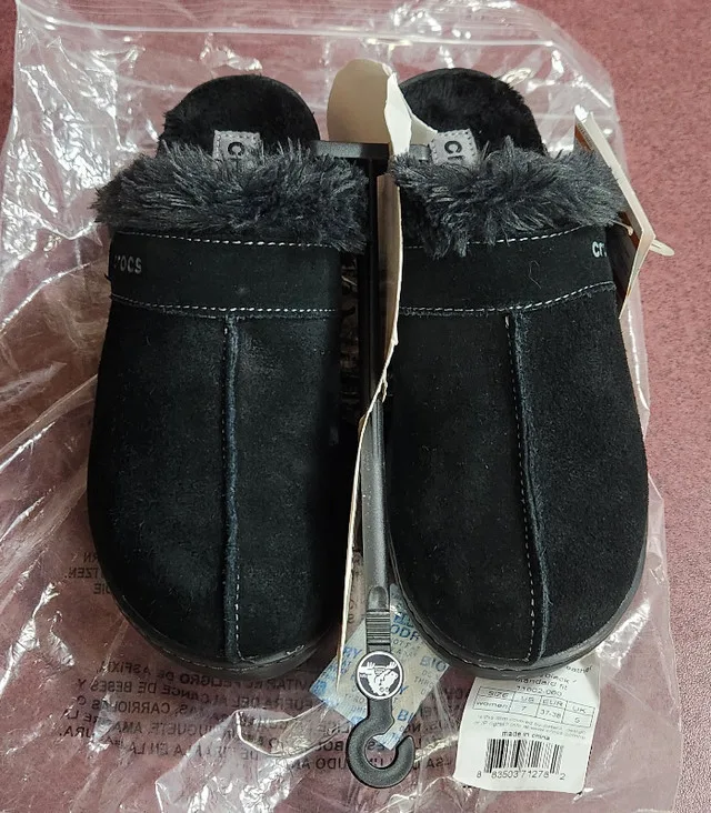 Crocs Cobbler Leather Clogs - Black, Size 7 (New)♥️ image indicator(3)