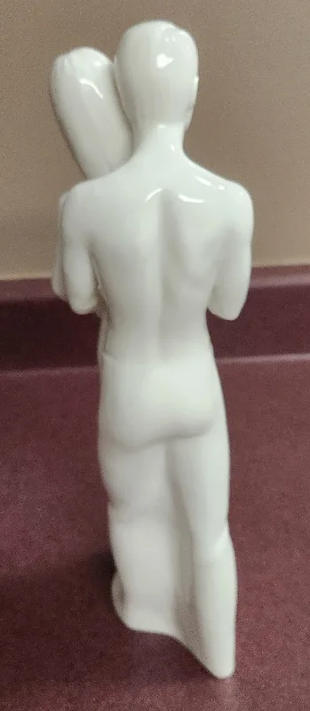 Moments by Coalport "In love" Figurine♥️ image indicator(3)