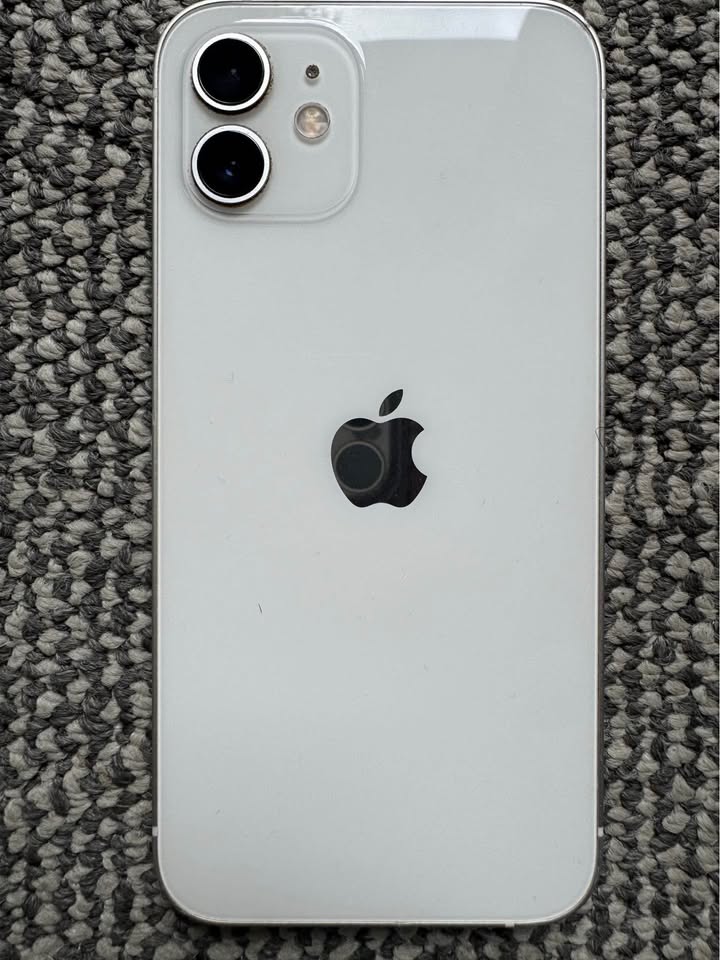 Unlocked iPhone 12 - 128 GB, White, 83% Battery - photo 3