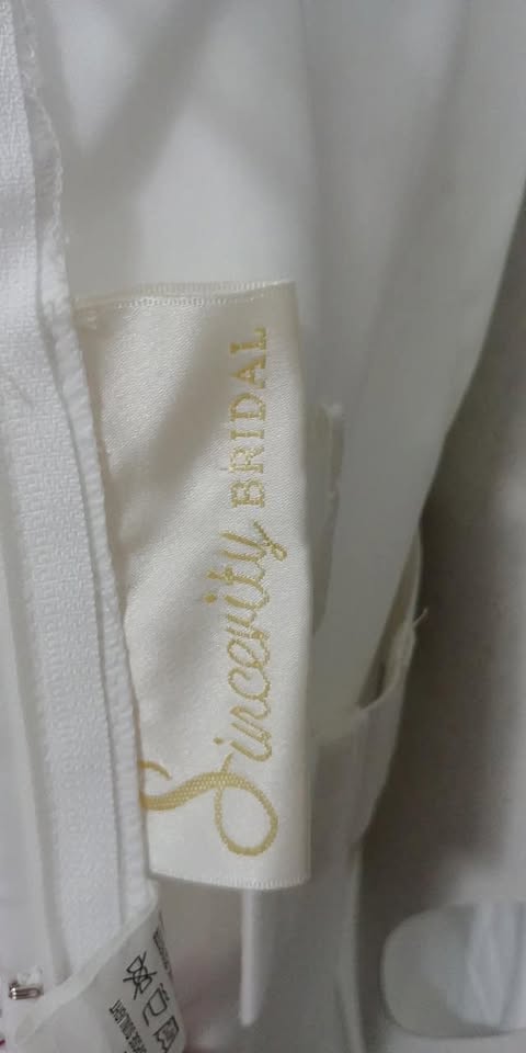 Wedding Dress - photo 3