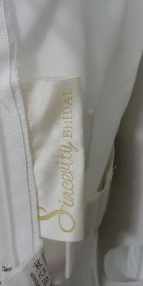 Wedding Dress image indicator(3)