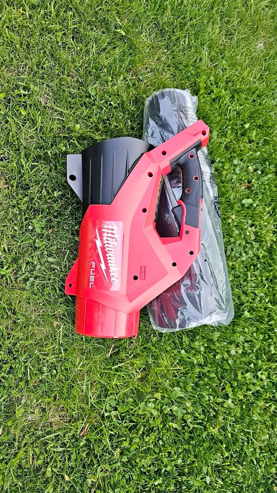 Milwaukee leaf blower