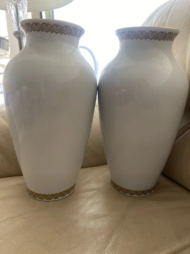 Peacock Vases image indicator(2)