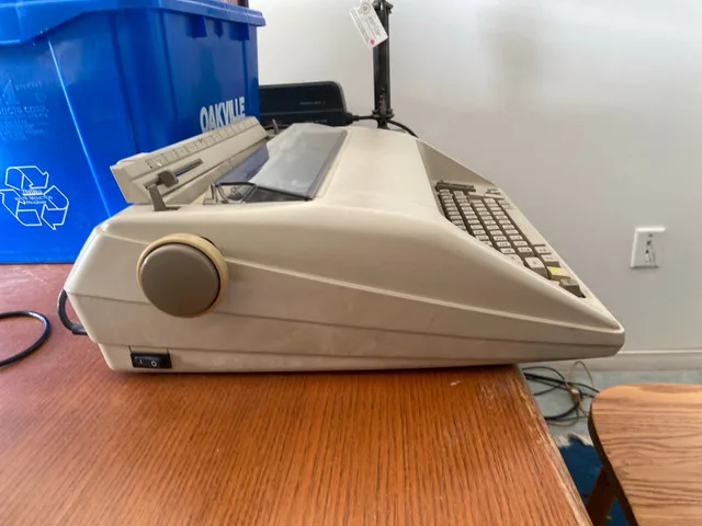 AEG Olympia Compact 1 Typewriter image indicator(4)