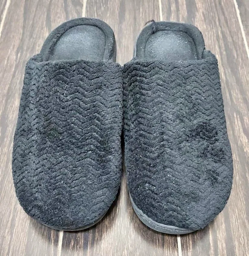 ISOspa Black Cozy Indoor Slip-On Slippers – Size 6.5–7 thumbnail