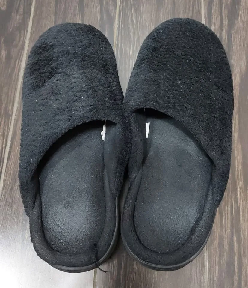 ISOspa Black Cozy Indoor Slip-On Slippers – Size 6.5–7 image indicator(2)