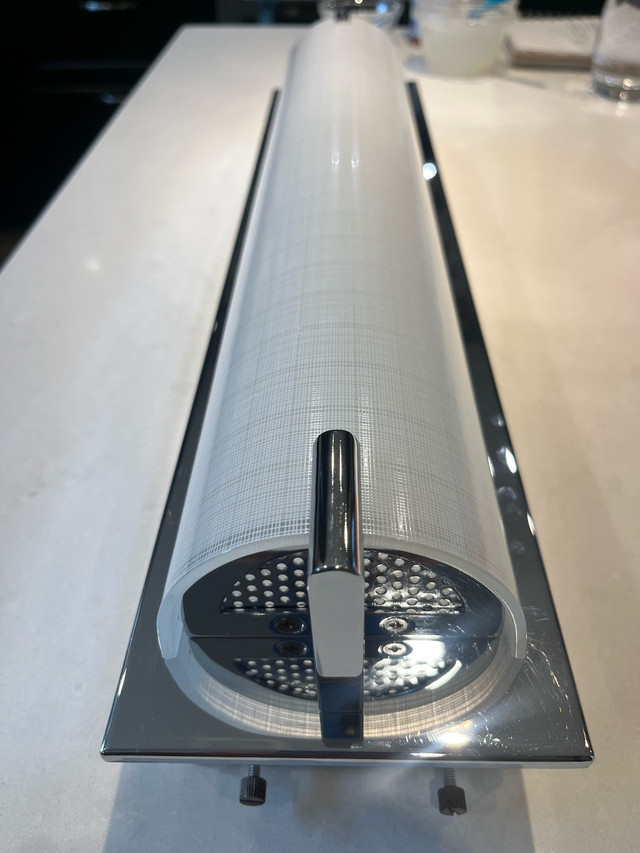 Bathroom wall mounted light fixture - photo 4