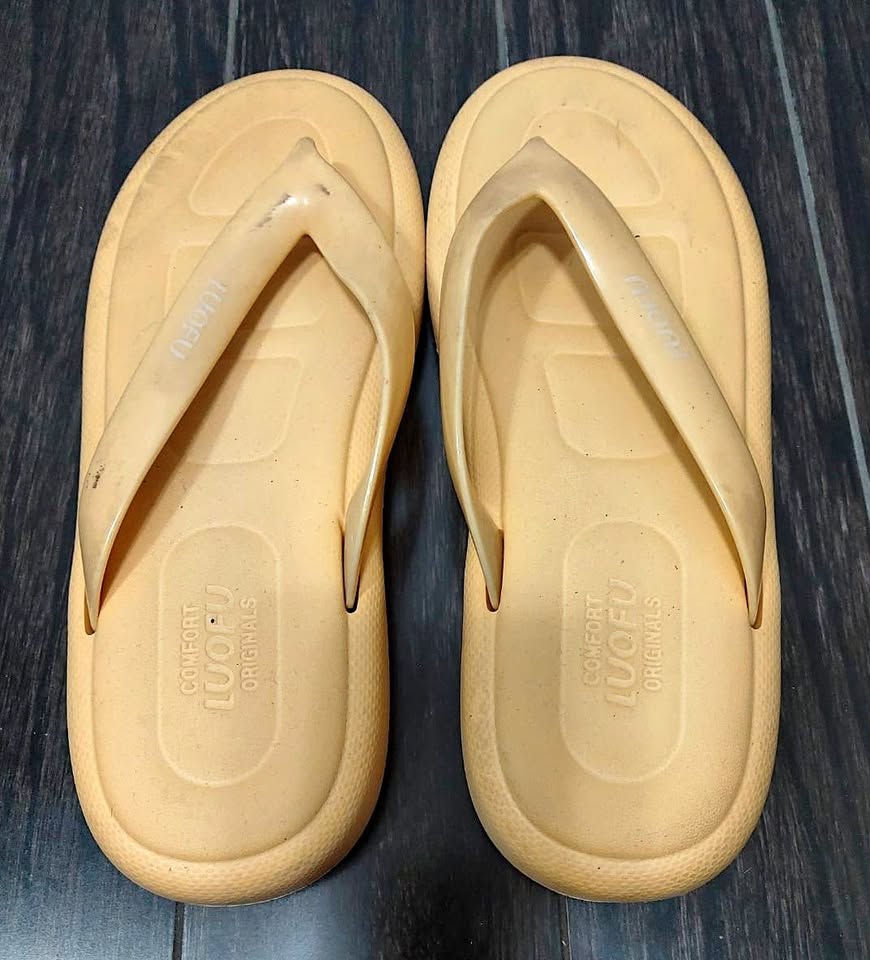 Luofu Originals Beige Comfort Flip Flops Size 8