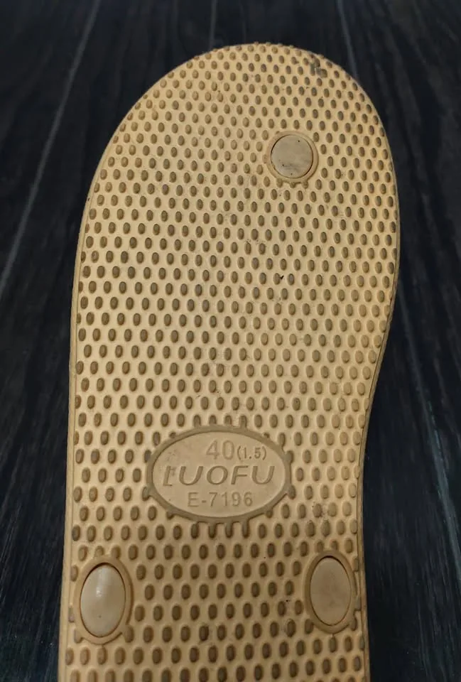 Luofu Originals Beige Comfort Flip Flops Size 8 image indicator(2)
