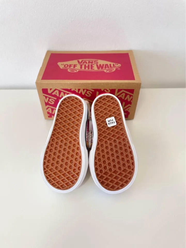 Vans Toddler Slip-On Alpaca Shoes image indicator(4)