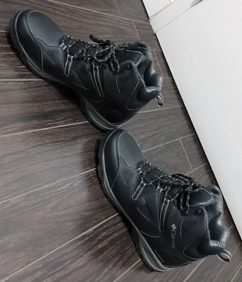 Columbia Winter Boots - Size 10.5 image indicator(2)