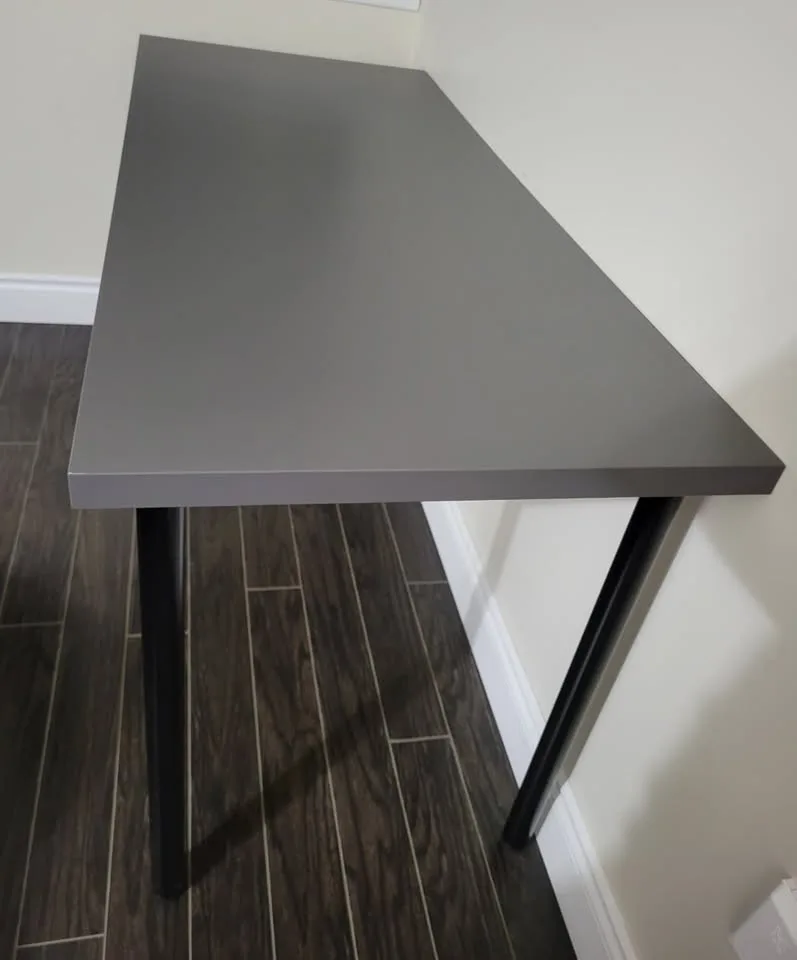 IKEA Desk – 140 x 60 cm (Grey Effect Black) image indicator(2)