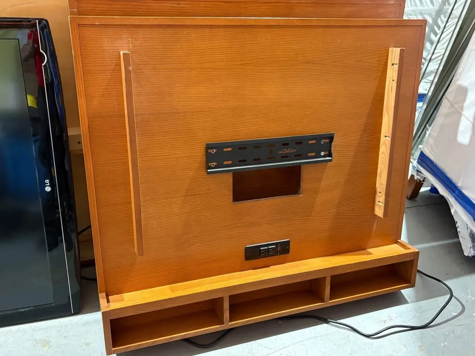 📺 Hotel TV Panels w/ Built-In Power + LG TVs image indicator(4)