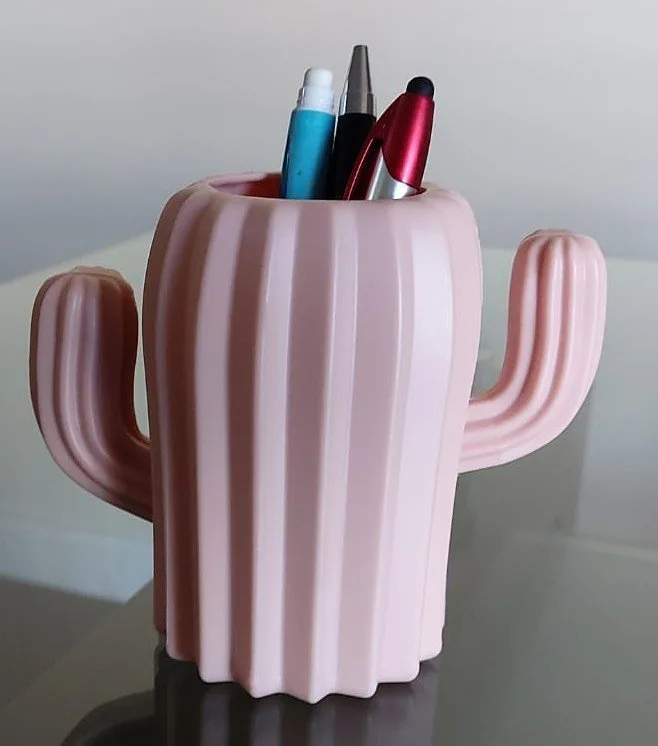 Wire Mesh Desktop Pencil Cup and one free pen holder image indicator(4)