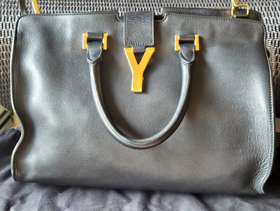 Saint Laurent Small Classic Y Cabas in Black