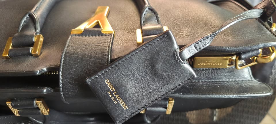 Saint Laurent Small Classic Y Cabas in Black - photo 3