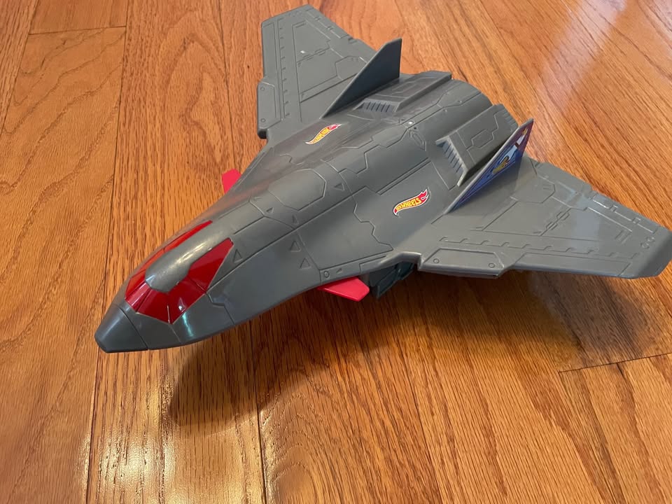 Hot Wheels Ptero-Port Attack Plane and Truck - photo 3
