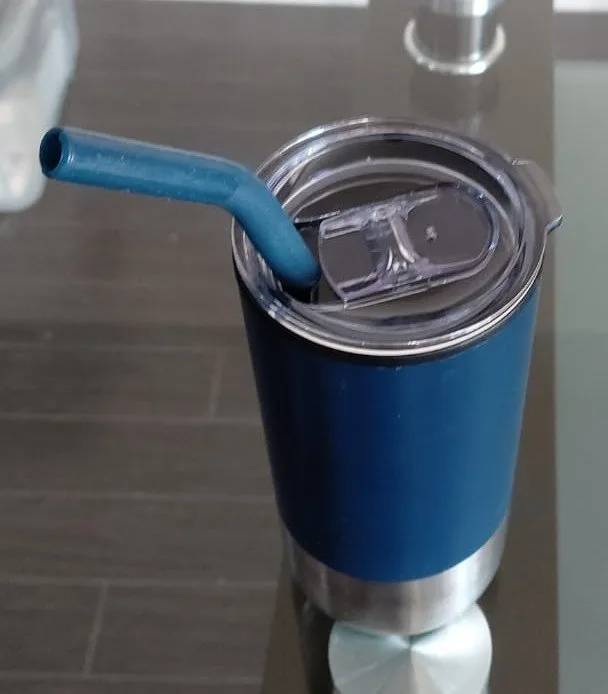 4 plastic baskets and 10 containers/bottles image indicator(3)