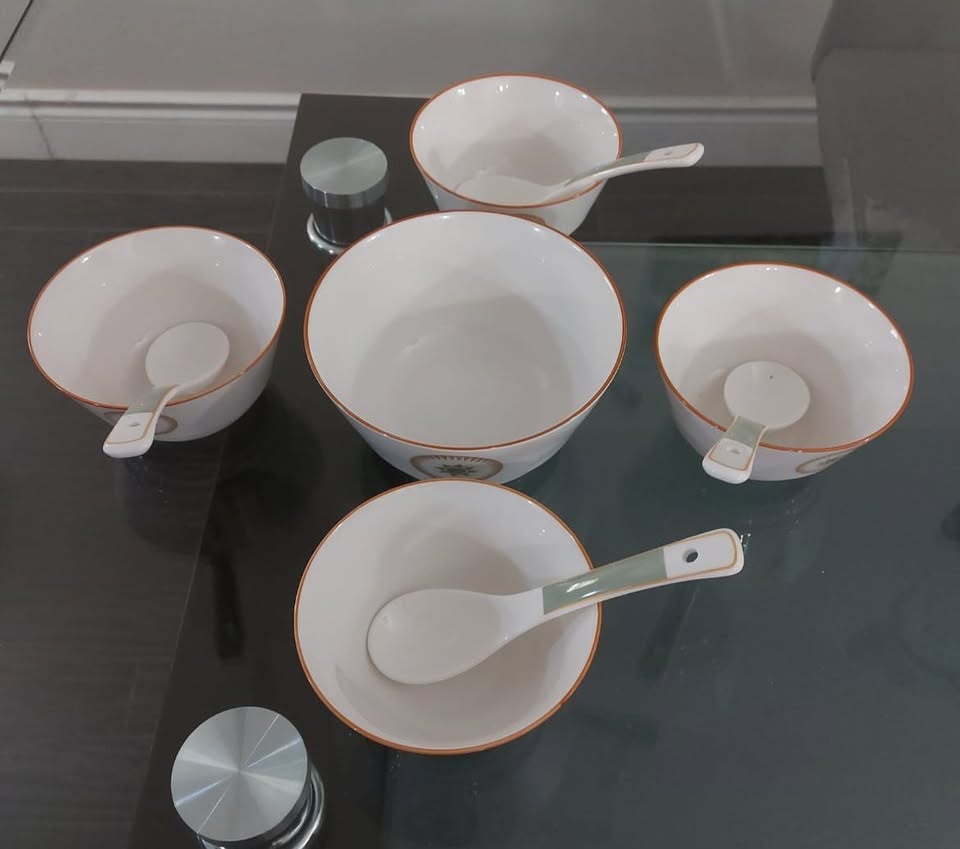 Kitchen Bundle – 5 Soup Bowls with 6 Spoons + 2 Glass - $25 - photo 4