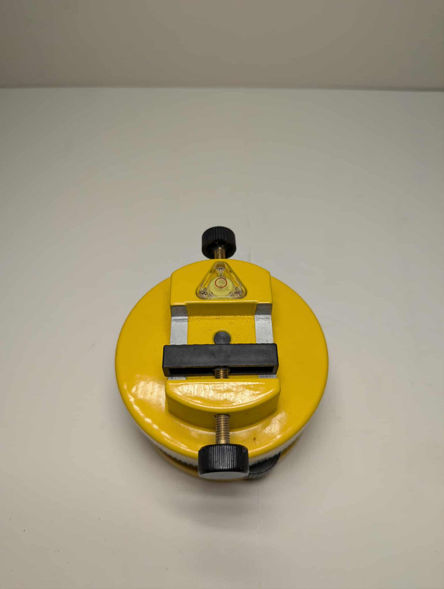 Laser Level Kit + Tripod + Case • $40 | Good Finds - photo 3