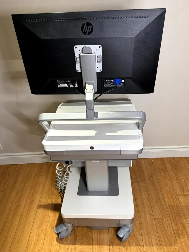 TouchPoint T7 Medical Cart + HP Monitor | GoodFinds image indicator(3)