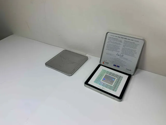 Canada Dove Millennium Coin Set w/ Case & COA image indicator(3)