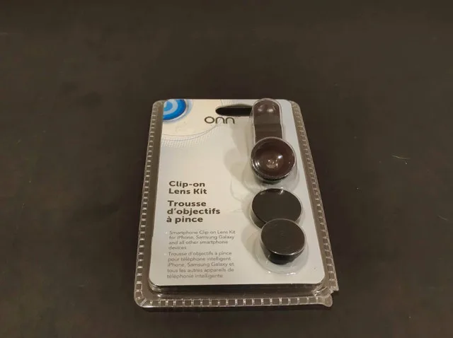 Onn Clip-On Lens Kit – Universal for Smartphones image indicator(2)