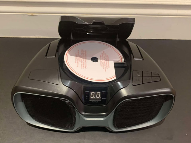 Sylvania Bluetooth Portable CD AM/FM Radio Boombox - photo 4