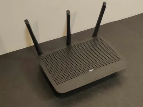 Linksys R75 Max-Stream Dual-Band WiFi 5 Router image indicator(7)