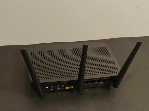 Linksys R75 Max-Stream Dual-Band WiFi 5 Router image indicator(8)