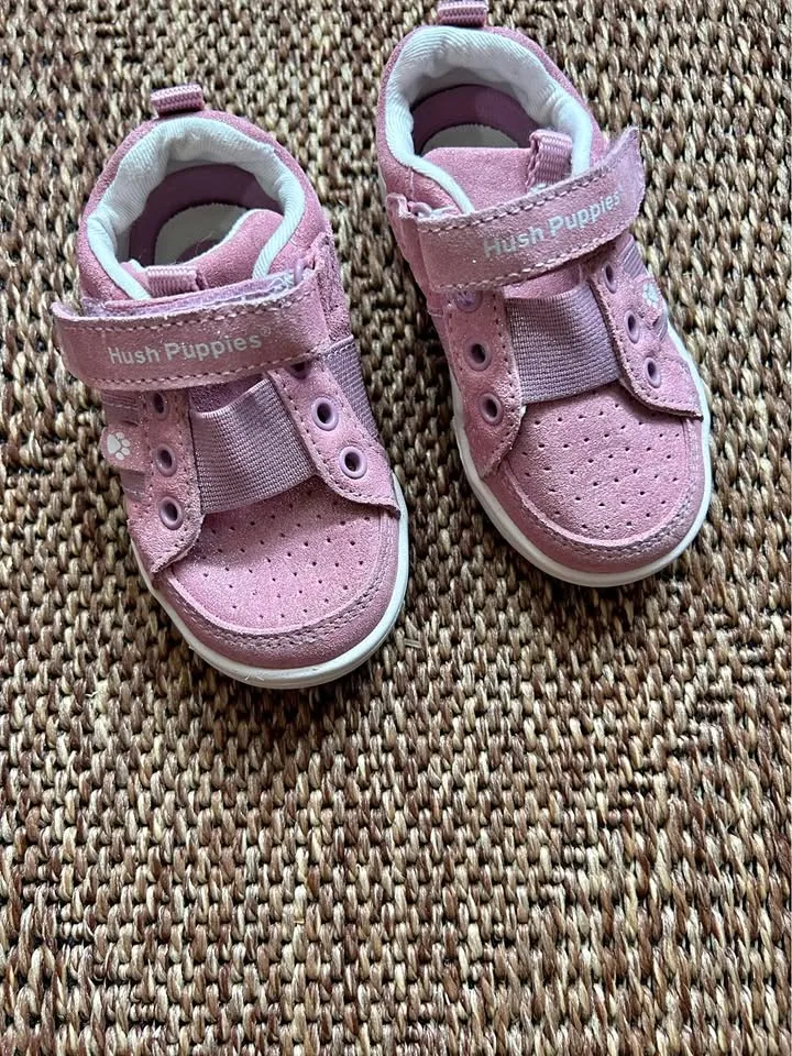 Hush Puppies Size 5 Toddler Shoes thumbnail