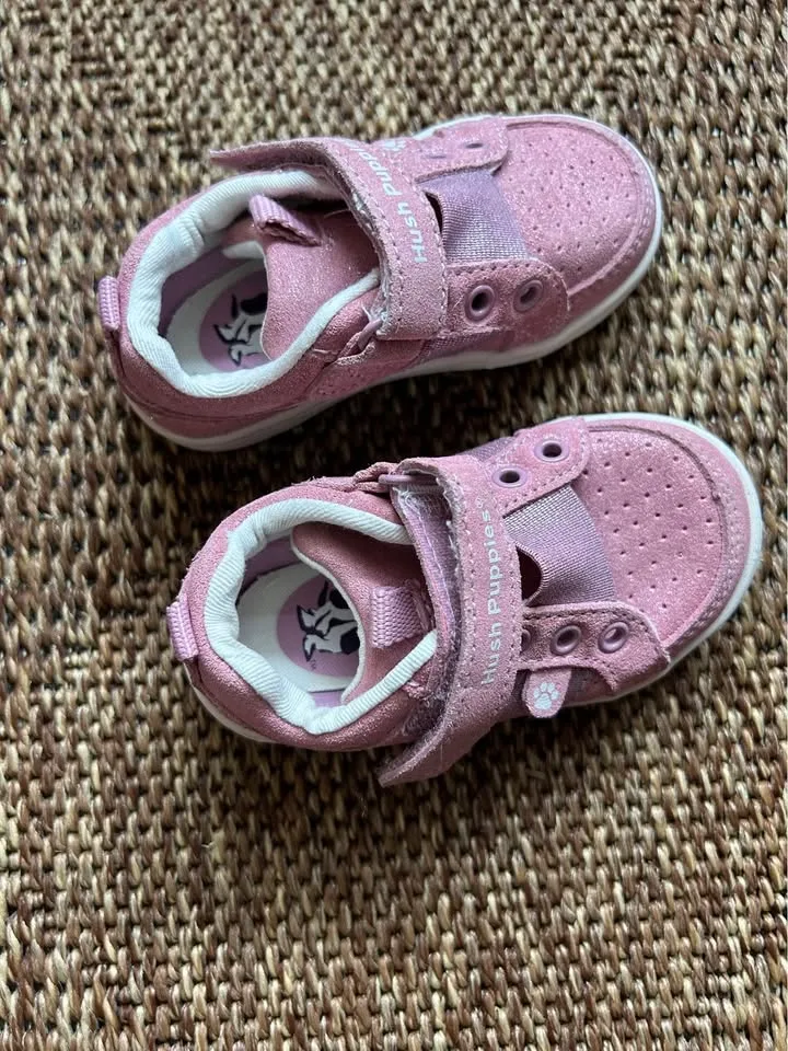 Hush Puppies Size 5 Toddler Shoes image indicator(2)