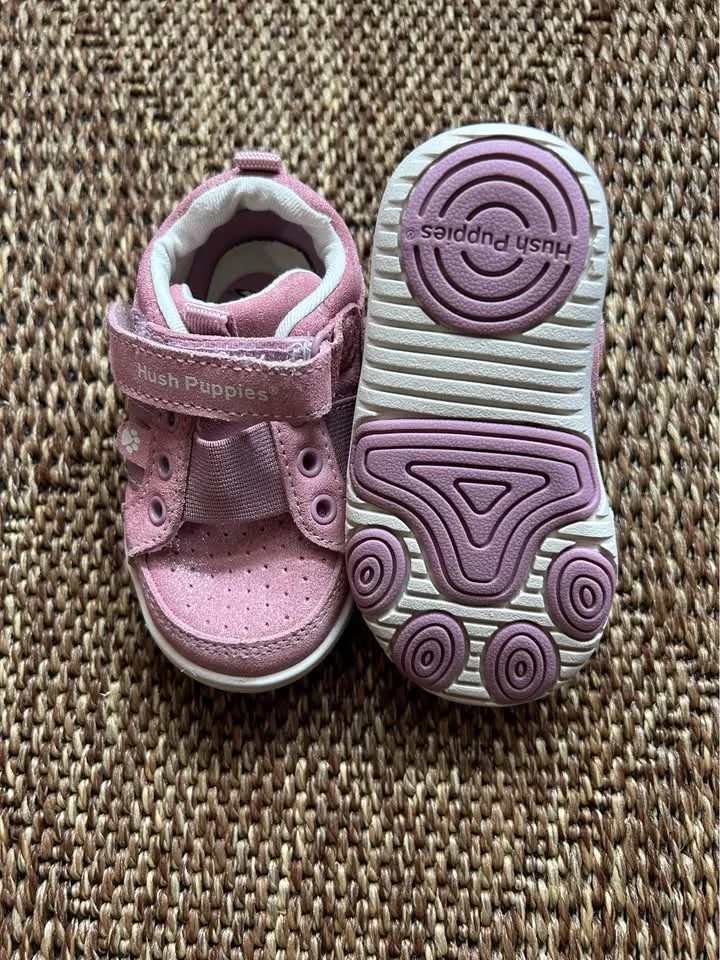 Hush Puppies Size 5 Toddler Shoes image indicator(3)