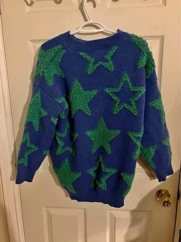 Blue knitted sweater with green stars 🧡 thumbnail