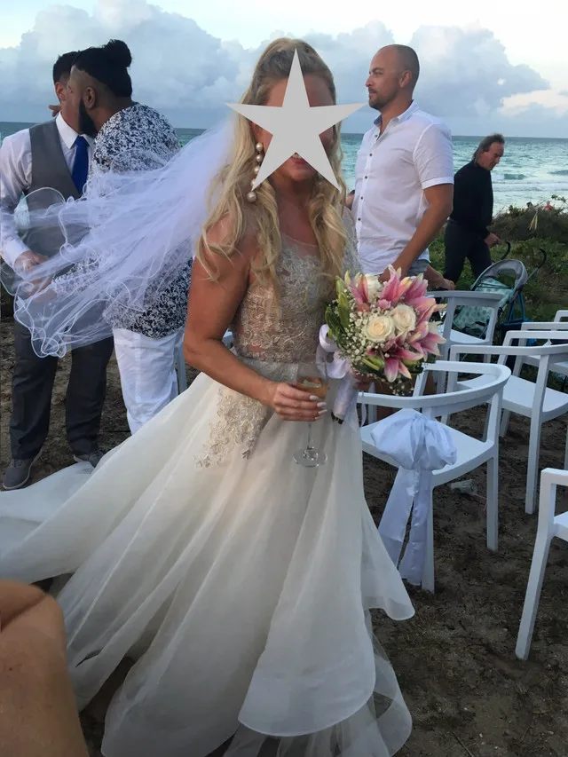 Wedding Dress Size 6/8 image indicator(3)