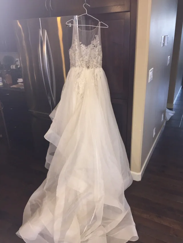 Wedding Dress Size 6/8 image indicator(5)