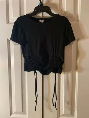 Good Finds | New ( Garage ) Black Top thumbnail