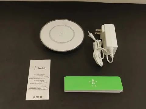Belkin BOOST↑UP Wireless Charging Pad (7.5W) image indicator(4)
