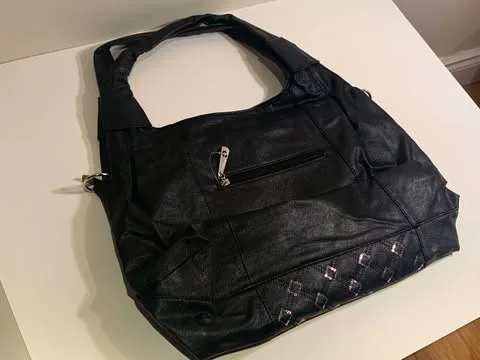 Good Finds | Black Sequin Shoulder Bag image indicator(3)