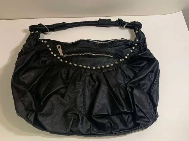 Good Finds | Chic Black Studded Shoulder Bag image indicator(5)
