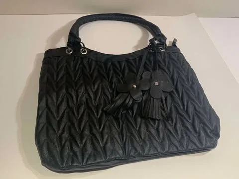 Good Finds | Black Quilted Handbag with Floral Tassels image indicator(7)
