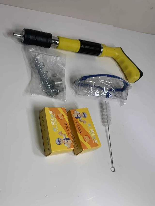 Nail Shooter Tool Kit + Cartridges | NEW | Good Finds image indicator(6)