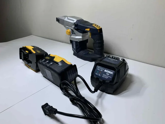 RONA 18V Screw Gun Kit + 2 Batteries | Good Finds thumbnail