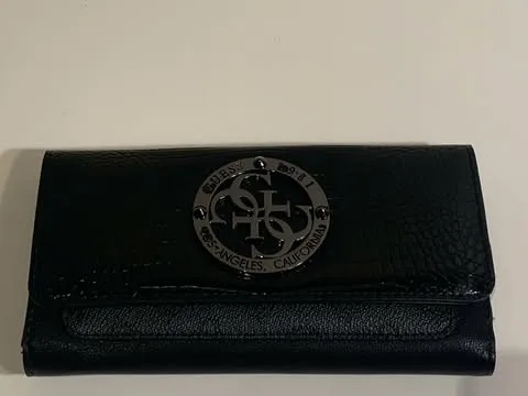 Good Finds | GUESS Black Wallet – Elegant & Functional thumbnail