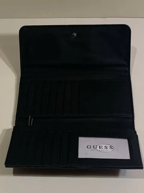 Good Finds | GUESS Black Wallet – Elegant & Functional image indicator(2)