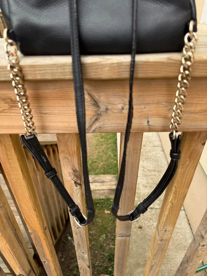 ALL MUST GO image indicator(3)