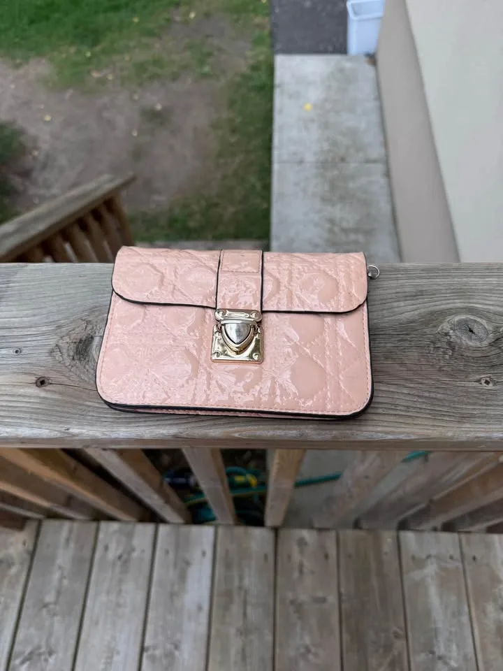 ALL MUST GO image indicator(5)