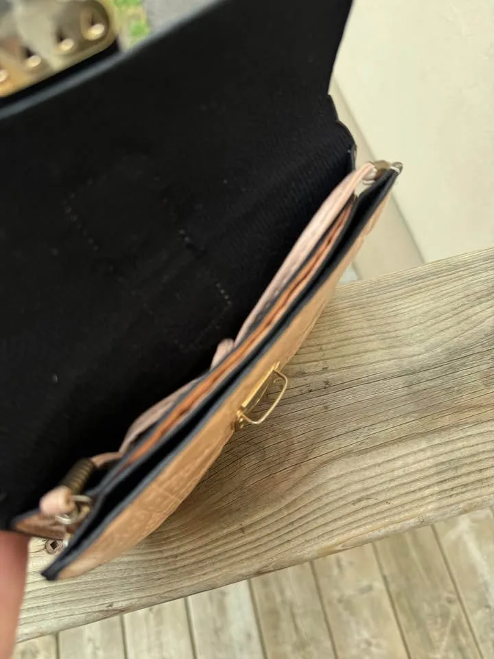 ALL MUST GO image indicator(6)