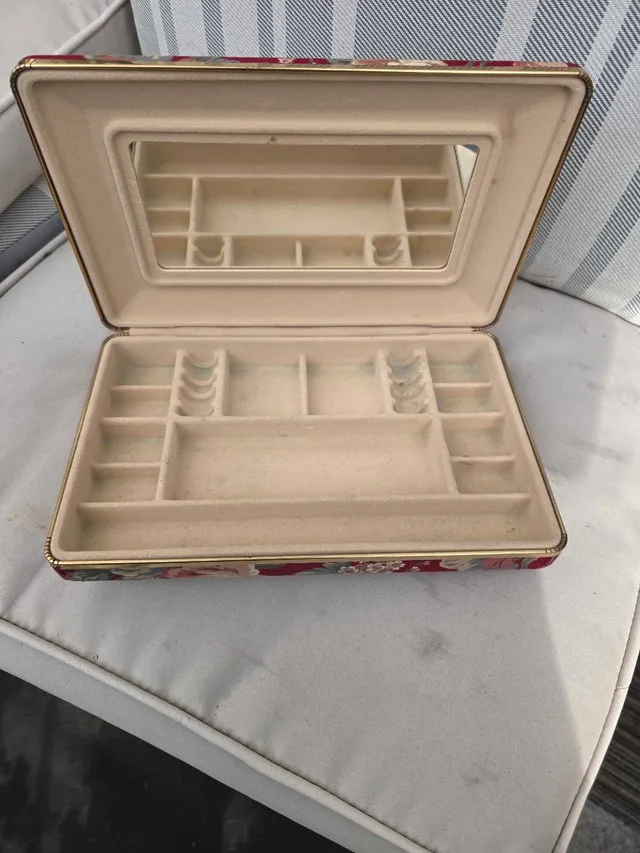 Floral Jewelry Box with Mirror image indicator(2)